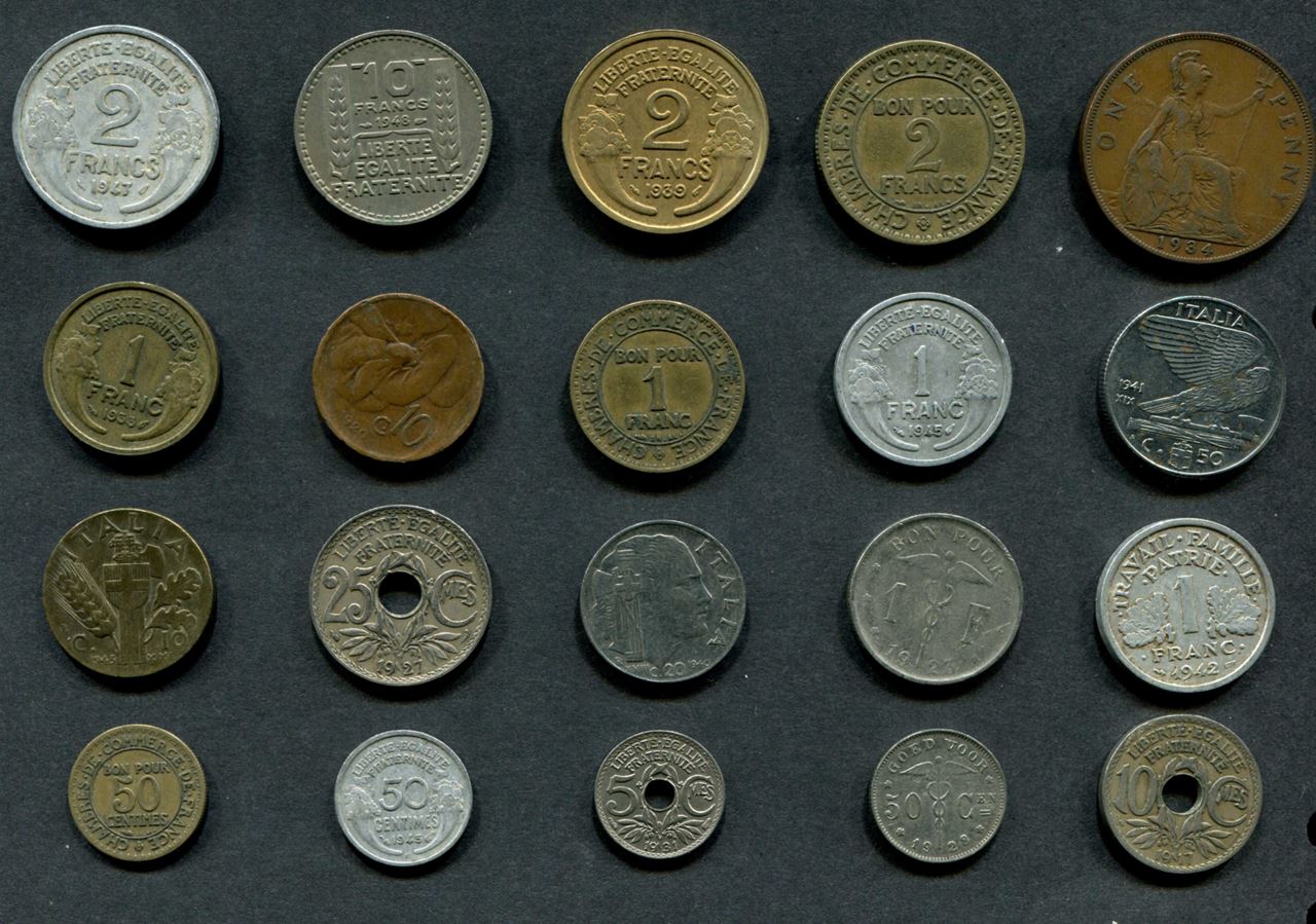 Сколько монет в мире. Старинные монеты. Старинные монеты Европы. Старинные иностранные монеты. Дорогие старинные монеты.