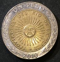 Изображение Аргентина 2010 г. • KM# 112.1 • 1 песо • герб страны • регулярный выпуск • BU-